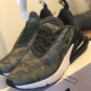 Only worn once 2019 Nike Airmax 270 in Camo!